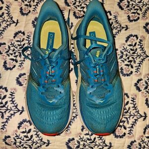 Hoka Ahari size 8 running shoes